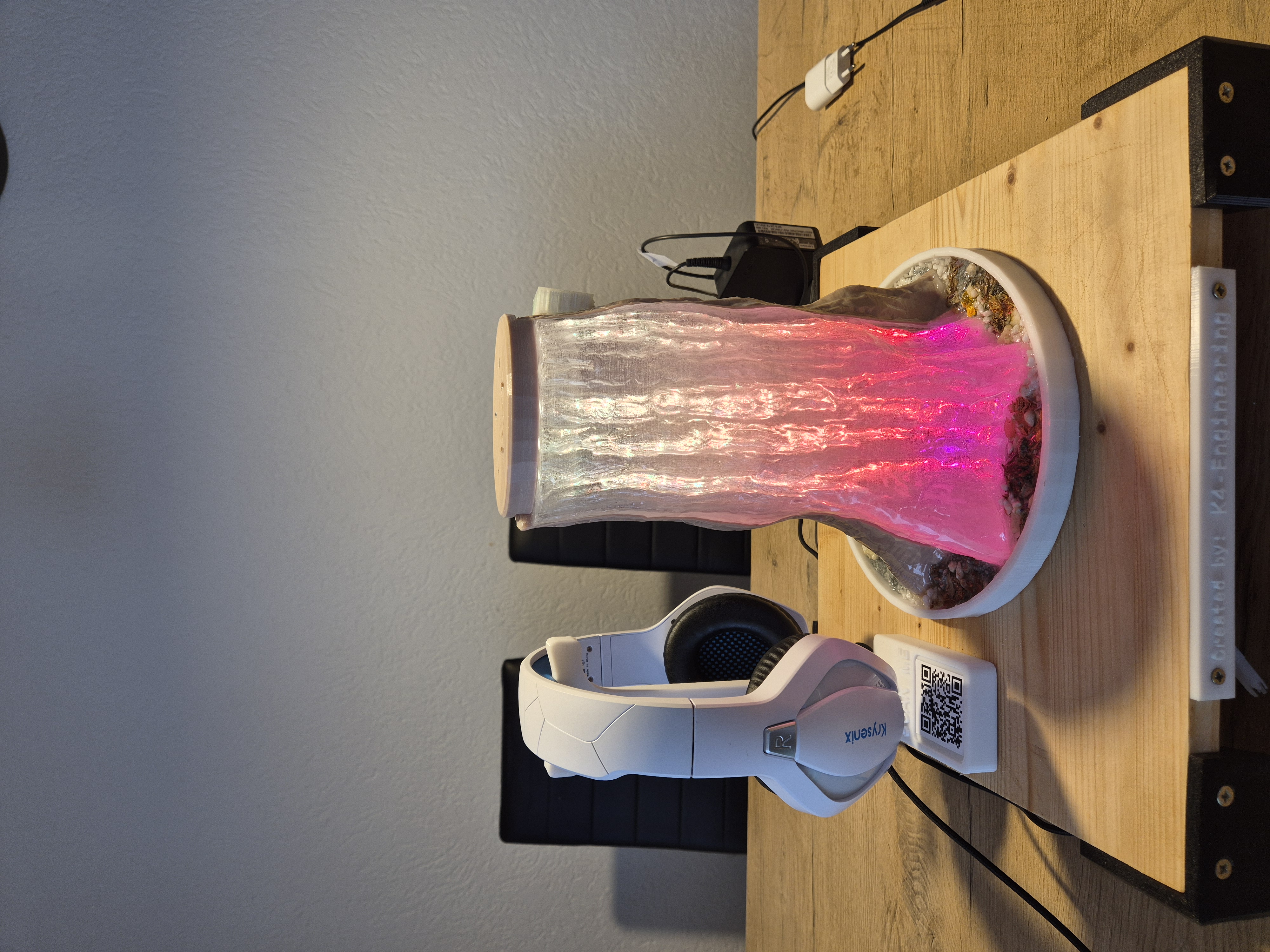Real-time status lighting — the trunk glows with live tree data